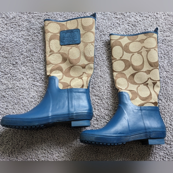 Coach Rain boots for Women. Size 6. Color Blue, Brown and Tan. - Picture 4 of 5